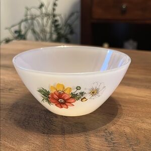 Floral bowl 5 inches Arcopal France Vintage- Années 1970
